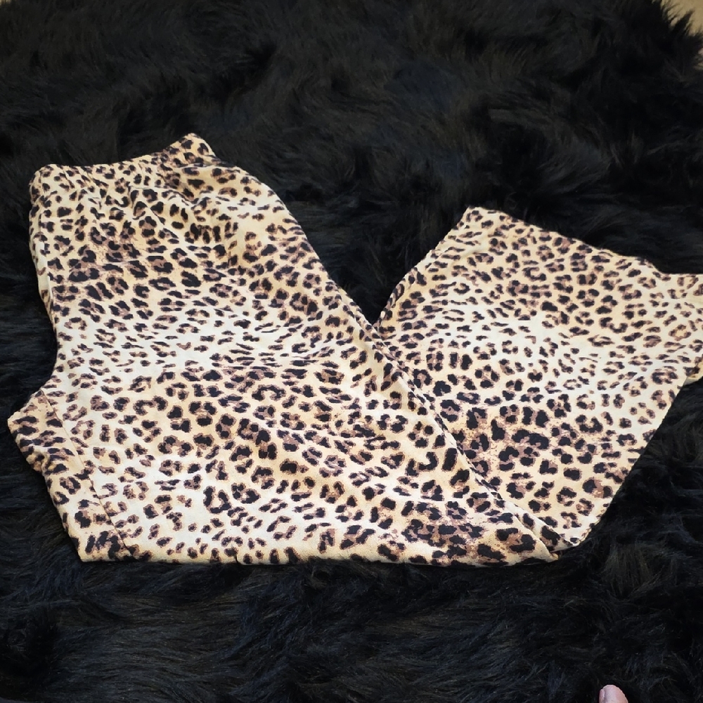 Chic Leopard Print Trousers